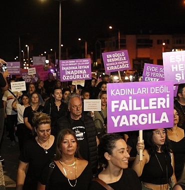 guzelbahce-siddete-karsi-yurudu.jpg