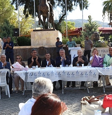 guzelbahcede-cifte-toplu-sozlesme-sevinci.jpg
