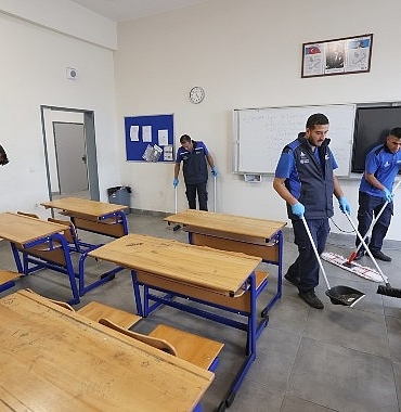 ibb-bir-haftada-65-bin-ogrencinin-okulunu-temizledi.jpg