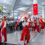 iga-istanbul-havalimani-misafirlerini-cumhuriyet-coskusuna-ortak-ediyor.jpg