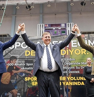 izmir-buyuksehirden-amator-spor-kuluplerine-22-milyon-liralik-can-suyu.jpg