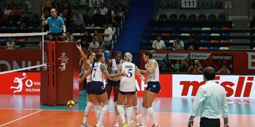 kadin-voleybol-takimindan-ilk-mac-ilk-galibiyet.jpg