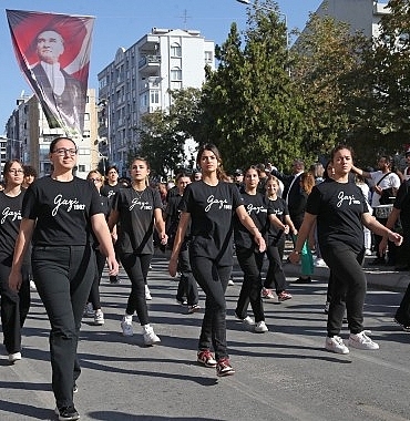 karsiyakayi-bayram-coskusu-sardi.jpg