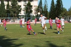 kemer-belediye-merkez-spor-evinde-galip.jpg