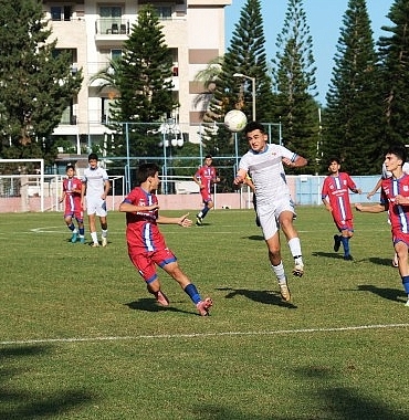 kemer-belediye-merkez-spor-evinde-galip.jpg