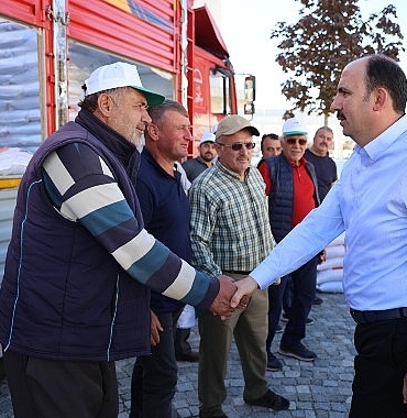 konya-buyuksehir-2024-2025-sezonunda-ciftciye-18-farkli-turde-tarimsal-destek-verecek.jpg