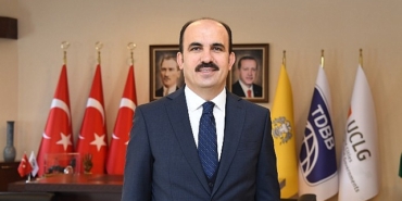 konya-buyuksehir-belediye-baskani-ugur-ibrahim-altay-cumhuriyet-bayramimiz-kutlu-olsun.jpg