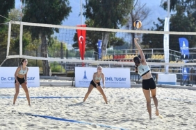 liseliler-plaj-voleybolu-senligi-coskuyla-sona-erdi.jpg