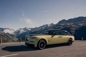 rolls-royce-goldfinger-filminin-60-yili-serefine-ozel-phantom-extended-modelini-tanitti.jpg