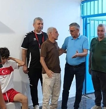 sarampolspor-baskanindan-baskan-topalogluna-kutlama.jpg