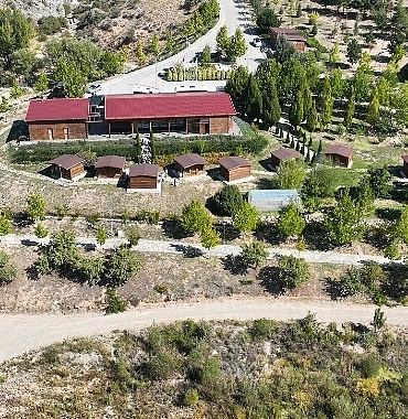 selcuklu-belediyesinin-okul-disi-ogrenme-ortamlari-icerisinde-onemli-bir-yere-sahip-olan-ve-egitim-cagindaki-cocuklari-doga-ile-bulusturan-sille-tabiat-okulunda-yeni-donem-egitimleri-basladi.jpg