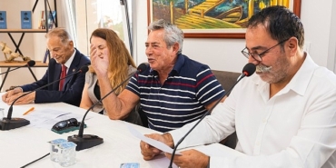 yigitten-ileri-yas-bireylere-ovgu-basimizin-tacisiniz.jpg