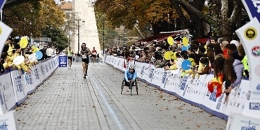 istanbul-maratonuna-bagcilarli-atletler-damgasini-vurdu.jpg