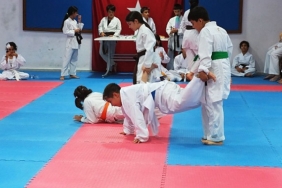 kemer-belediye-karate-takimi-kusak-atladi.jpg