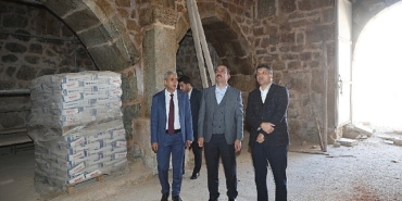 konya-buyuksehir-kadinhanindaki-selcuklu-mirasi-kervansarayi-ihya-ediyor.jpg