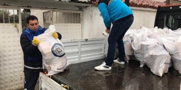 mugla-buyuksehir-belediyesi-mezarliklari-temizliyor-odunlar-ihtiyac-sahiplerine-yakacak-oluyor.jpg
