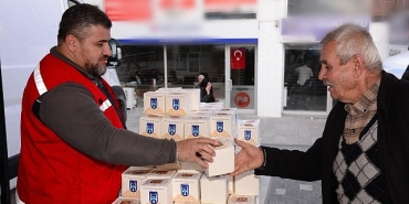 ankara-buyuksehirden-berat-kandilinde-ikram-gelenegi.jpg