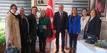 chp-kadin-kollarindan-baskan-topalogluna-ziyaret.jpg