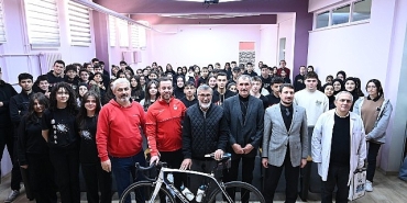 konya-buyuksehir-ogrencileri-bisikletin-efsaneleriyle-bulusturuyor.jpg