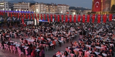 baskan-cercioglu-17-ilcemizde-iftar-sofralarimizi-birlik-ve-beraberlik-icinde-kuruyoruz.jpg
