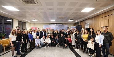 baskan-ovalioglu-saglik-calisanlariyla-iftarda-bulustu.jpg