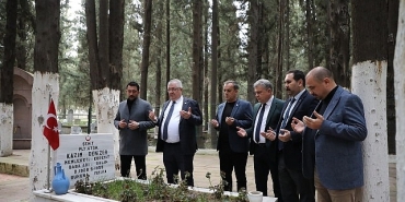 edremit-belediyesinden-sehitliklerde-anlamli-calisma.jpg