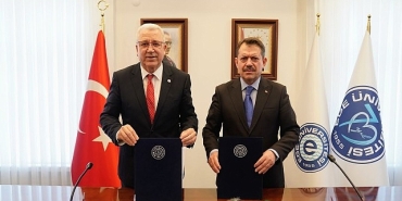 ege-universitesi-ile-izmir-cumhuriyet-bassavciligi-arasinda-iki-protokol-imzalandi.jpg