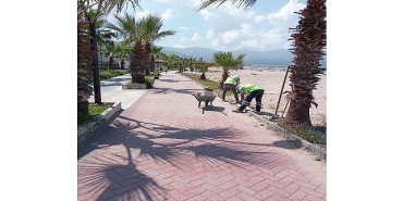 baskan-cercioglunun-kusadasinda-calismalari-devam-ediyor.jpg