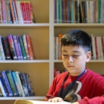 buca-belediyesi-cumhuriyet-kutuphanesinin-minik-bagiscisi.jpg