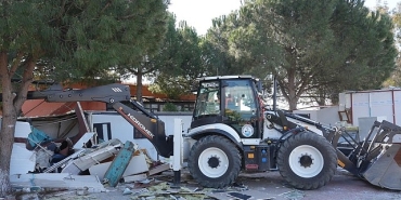 burhaniyede-kacak-yapilara-gecit-yok.jpg