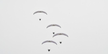 katar-paramotor-milli-takimindan-baskan-ustaya-tesekkur-plaketi.jpg