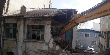 osmangazide-metruk-binalar-yikiliyor.jpg
