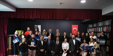 uygulamali-muhasebe-egitimi-programi-ilk-mezunlarini-verdi.jpg