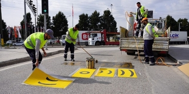 yol-ve-yaya-cizgileri-yenileniyor.jpg