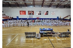 293-golcuk-belediyespor-taekwondo-sporcusu-kusak-atladi.jpg