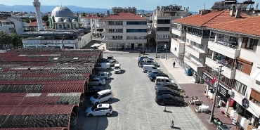 akcay-mahallesinde-kapali-pazaryeri-cevresi-yenilendi.jpg
