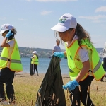 aliagada-ogrencilerle-kiyi-temizligi-ve-geri-donusum-egitimi.jpg