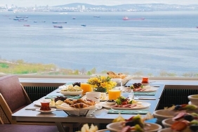 anneler-gununde-marmara-denizi-manzarasinda-brunch-keyfi-sky167de-annenize-lezzetle-taclanan-bir-gun-hediye-edin.jpg