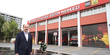 baskan-altay-gonullu-itfaiyecilik-egitimi-alan-universite-ogrencileriyle-bulustu.jpg