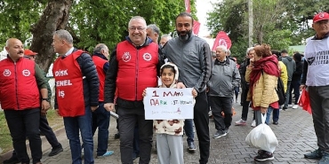 baskan-zeyrek-1-mayista-emekcilerle-omuz-omuza-yurudu.jpg