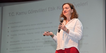 buyuksehirden-calisanlarina-kamusal-alanda-etik-egitimi.jpg