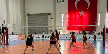 festival-voleybolda-ilk-oduller-verildi.jpg