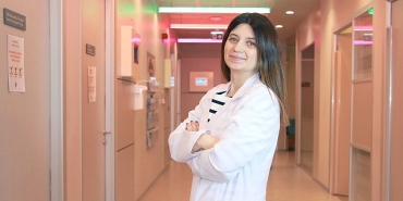 ilk-kez-anne-olmak-bircok-duyguyu-beraberinde-getirebiliyor.jpg