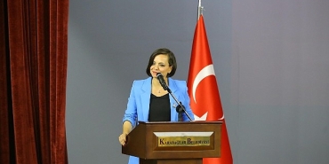 karabaglar-belediyesinde-aday-memurlar-yemin-etti.jpg