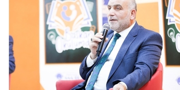 ogrencilerden-baskan-ibrahim-sandikciya-sevgi-seli.jpg