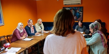 konakta-anneler-destekleniyor-cocuklar-guvenle-buyuyor.jpg