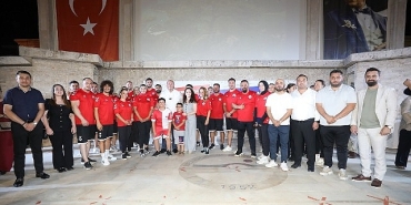 menderes-belediyesi-spor-okullari-acildi.jpg