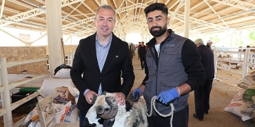 yeni-kurban-pazari-alicinin-da-saticinin-da-yuzunu-guldurdu.jpg