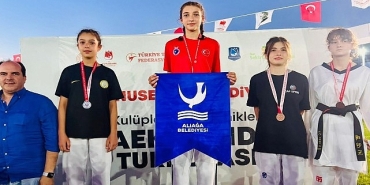 aliaganin-minik-sampiyonlari-manisadan-zaferle-dondu.jpg