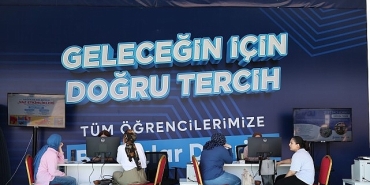 bagcilarda-universite-adaylarina-ucretsiz-tercih-danismanligi.jpg